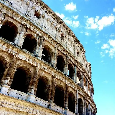 Miclad Colosseum לינה וארוחת בוקר 3*